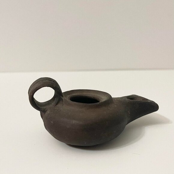 Vtg ROM Royal Ontario Museum Mini Oil Lamp Display Figurine 3.5 Inch Long - Picture 6 of 12